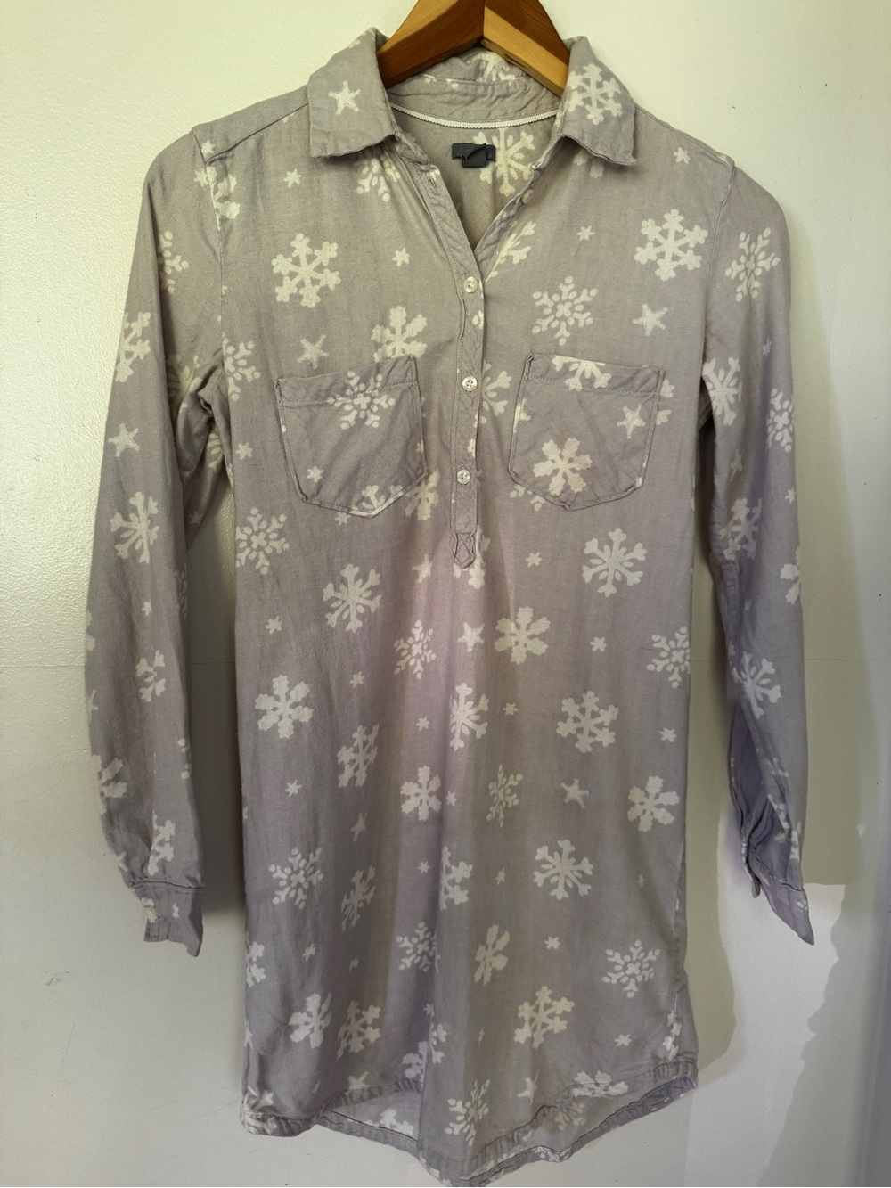 Women’s Gray Snowflake Pullover Shirt Sleep Dress